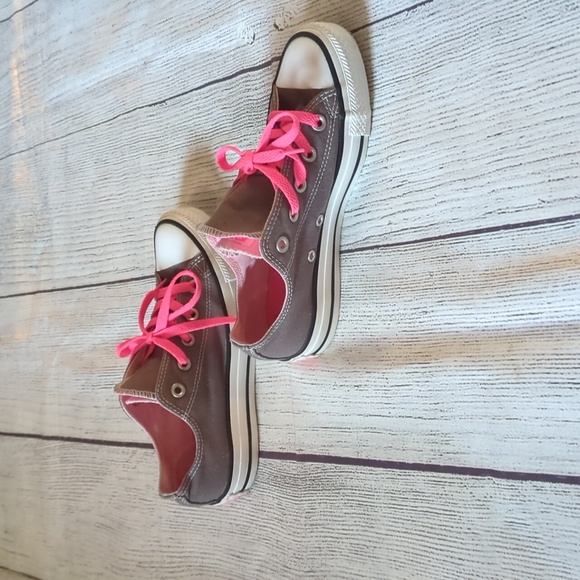 Girls converse 🩷🩶 - Picture 5 of 8